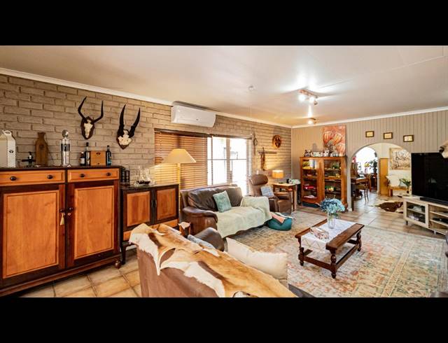 4 BEDROOM FREEHOLD FOR SALE IN BRACKENDOWNS